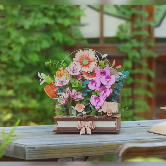 Rolife Holzblumen Bausatz Blühendes Buch – Wooden Blooming Book TW04H – Video 1