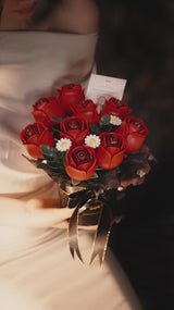ROKR Rosenstrauß Bausatz aus Holz – Red Rose Bouquet AF02J – Video 1