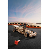 F1 Rennwagen Holzbausatz LK505 mit breiten Reifen und Heckflügel