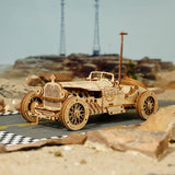 Rennwagen Bausatz Holz MC401: Heck mit Ersatzrad und Auspuffanlagen