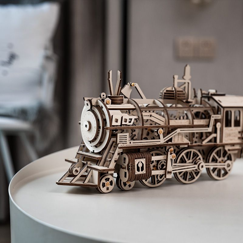 Lasergeschnittene Holzplatten des ROKR 3D Holzpuzzles Lokomotive LK701