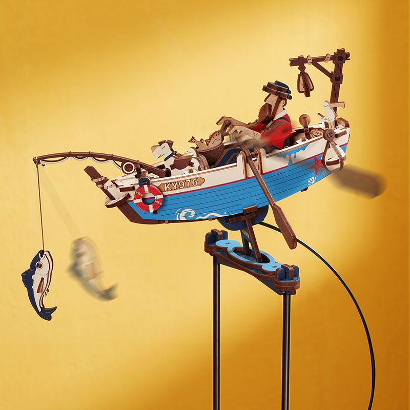 Mechanisches 3D Holzpuzzle Ocean Fisher als maritime Deko im Regal
