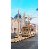 3D Holzpuzzle Straßenbahn ROKR Tramcar von der Seite mit klassischer Beschriftung