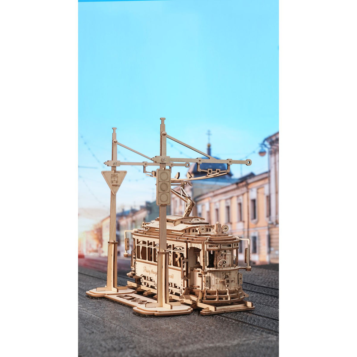 ROKR Tramcar Holzbausatz mit Aufziehfeder und fahrfähiger Mechanik
