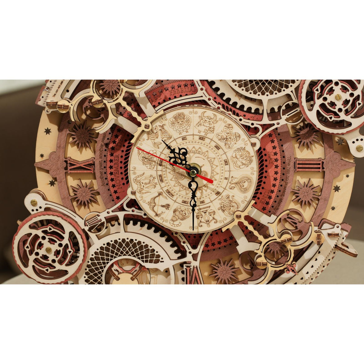 Holzbausatz Wanduhr ROKR LC601 – barocker Look mit Steampunk-Elementen