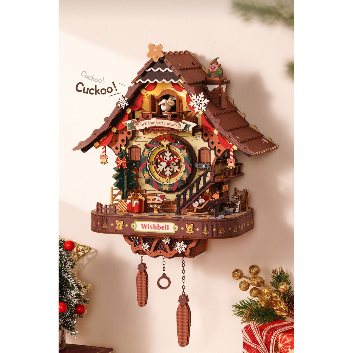 ROKR Holzpuzzle Uhr mit Weihnachtszwerg und Spruch „Each hour holds a wonder“