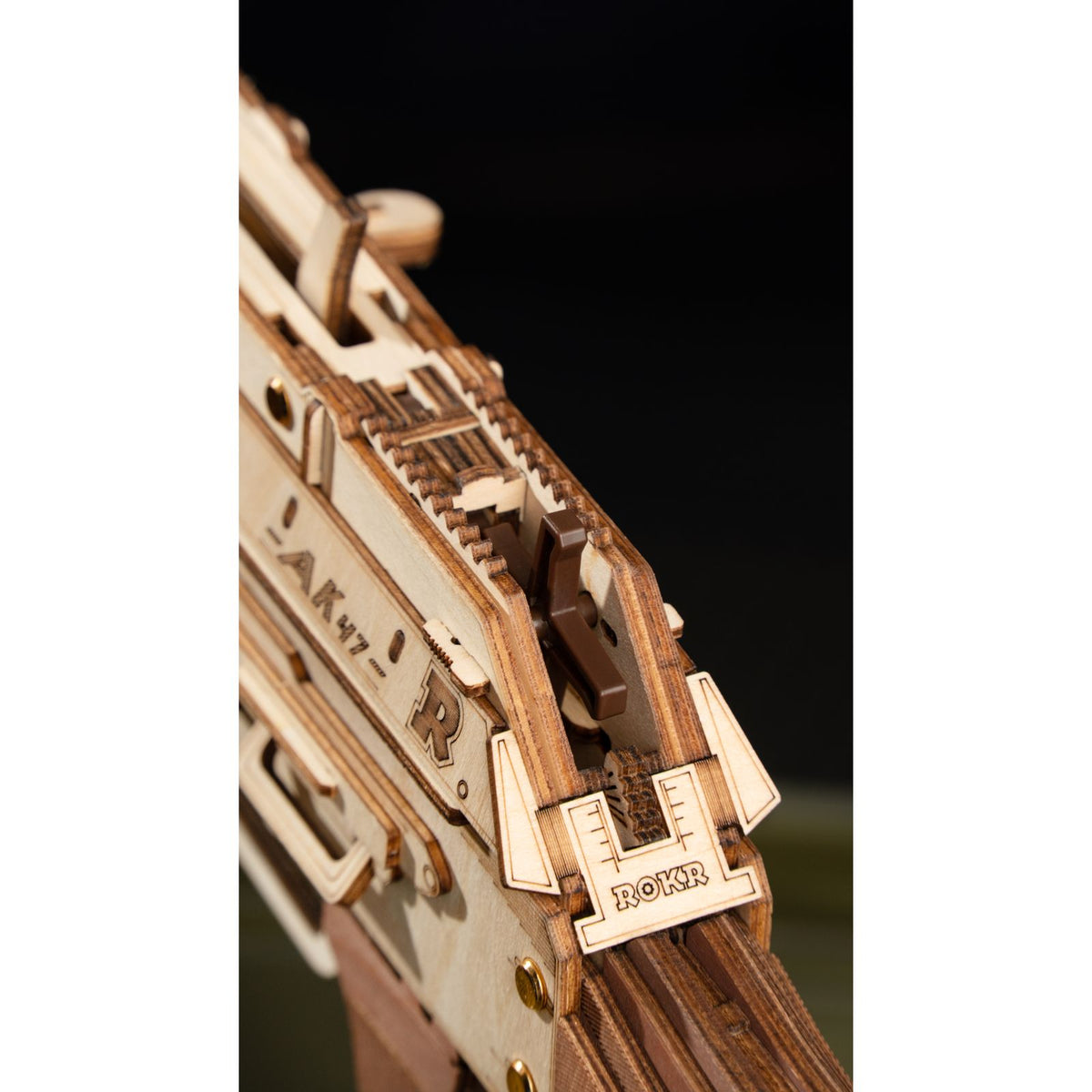 3D Holzpuzzle für Erwachsene: ROKR AK-47 Sturmgewehr im Detail