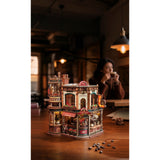 ROKR 3D Holzpuzzle Dream Coffee Factory als Deko im Regal