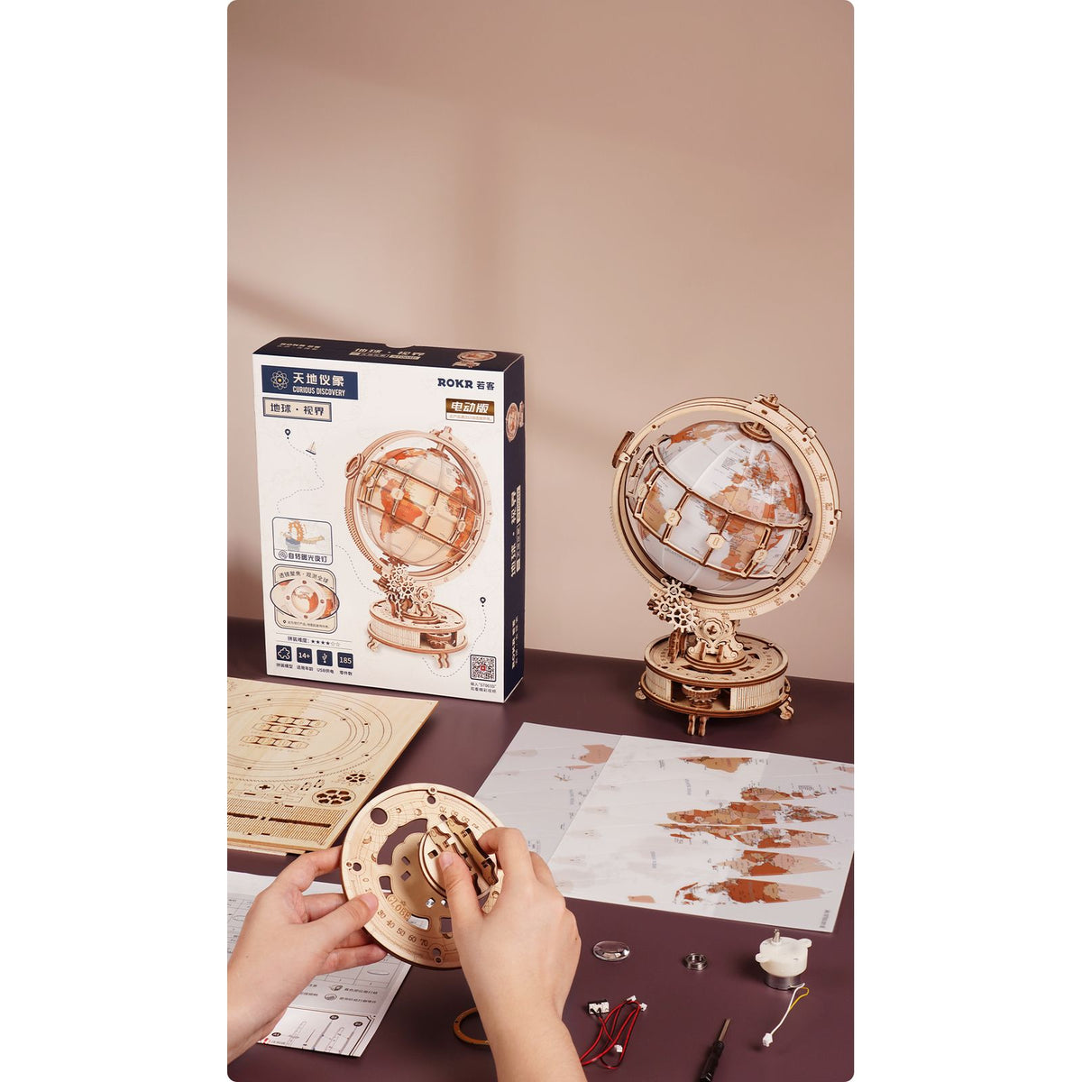 Winkelmesser mit Lupe am ROKR Holzpuzzle Globus Luminous Globe