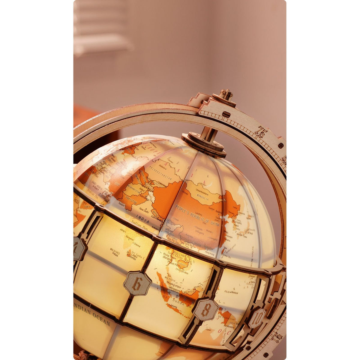 Snap-Fit-Teile des ROKR Luminous Globe, Aufbau ohne Klebstoff