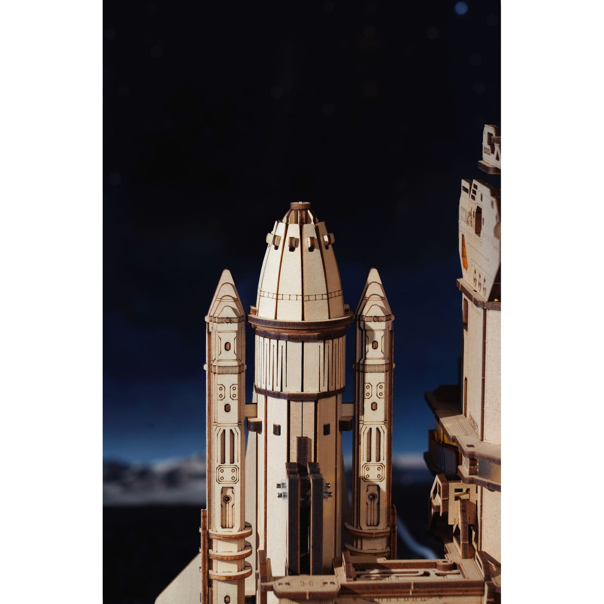 ROKR 3D Holzpuzzle Space Shuttle in waagerechter Ruheposition
