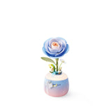 Blaue Kamelienblüte mit rosa-gelbem Herz, ROKR Starry Camellia Lamp Detail
