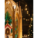 Lasergeschnittene, vorgefärbte Holzteile des ROKR 3D Holzpuzzles Blessed Christmas Pyramid
