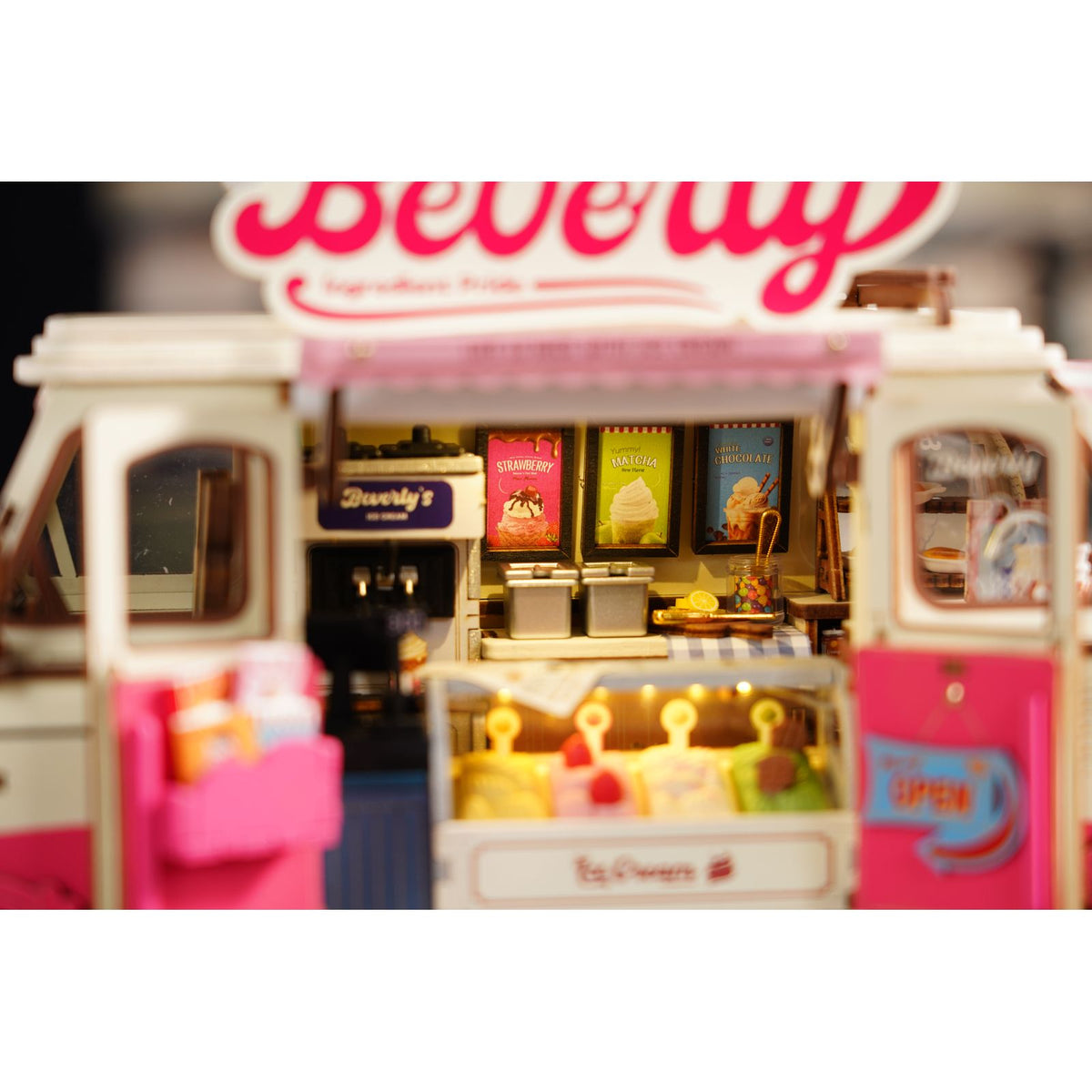 Rolife Beverly’s Ice Cream Truck mit Motto „life is nice with ice cream“