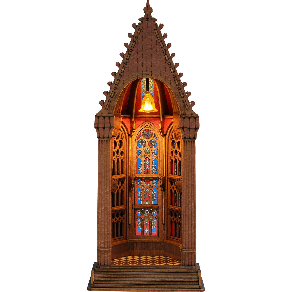 Rolife Geometric Cathedral Innenansicht mit Podest, Buntglas und großer Lampe unter dem Dachfirst
