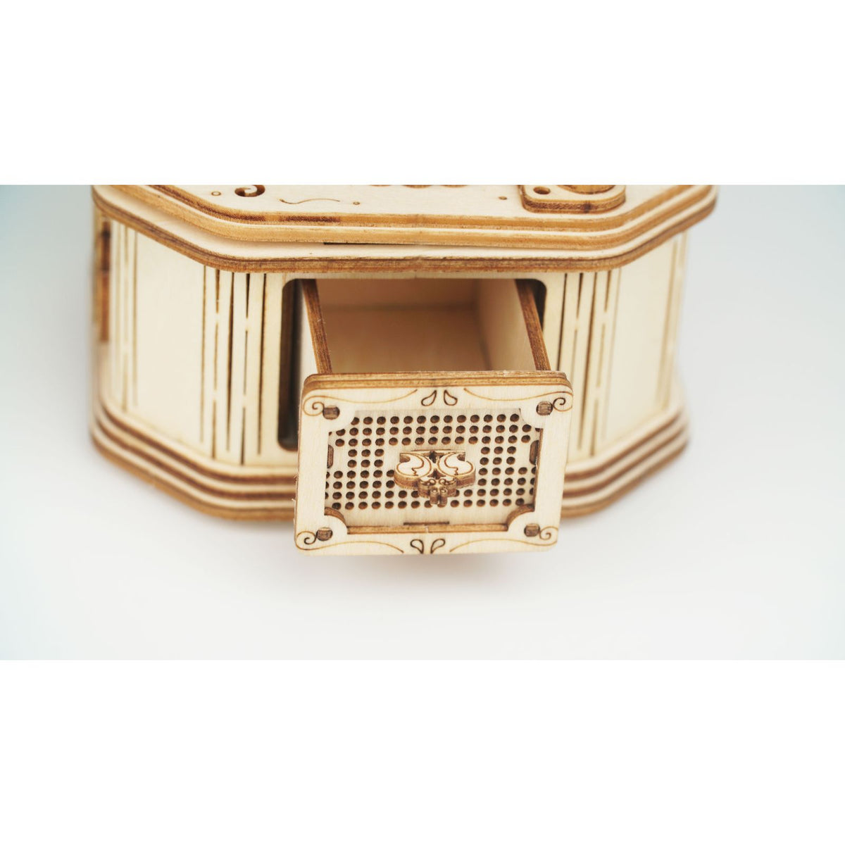 Plattenteller und beweglicher Tonarm am Rolife 3D Holzpuzzle Grammophon