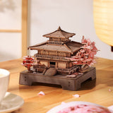 Kirschblüten Bausatz Sakura Pavilion von Rolife mit rosa Blüten und warmen Holztönen