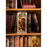 Rolife Arcade Dating Book Nook mit transparenter Staubschutzplatte vor dem Eingang