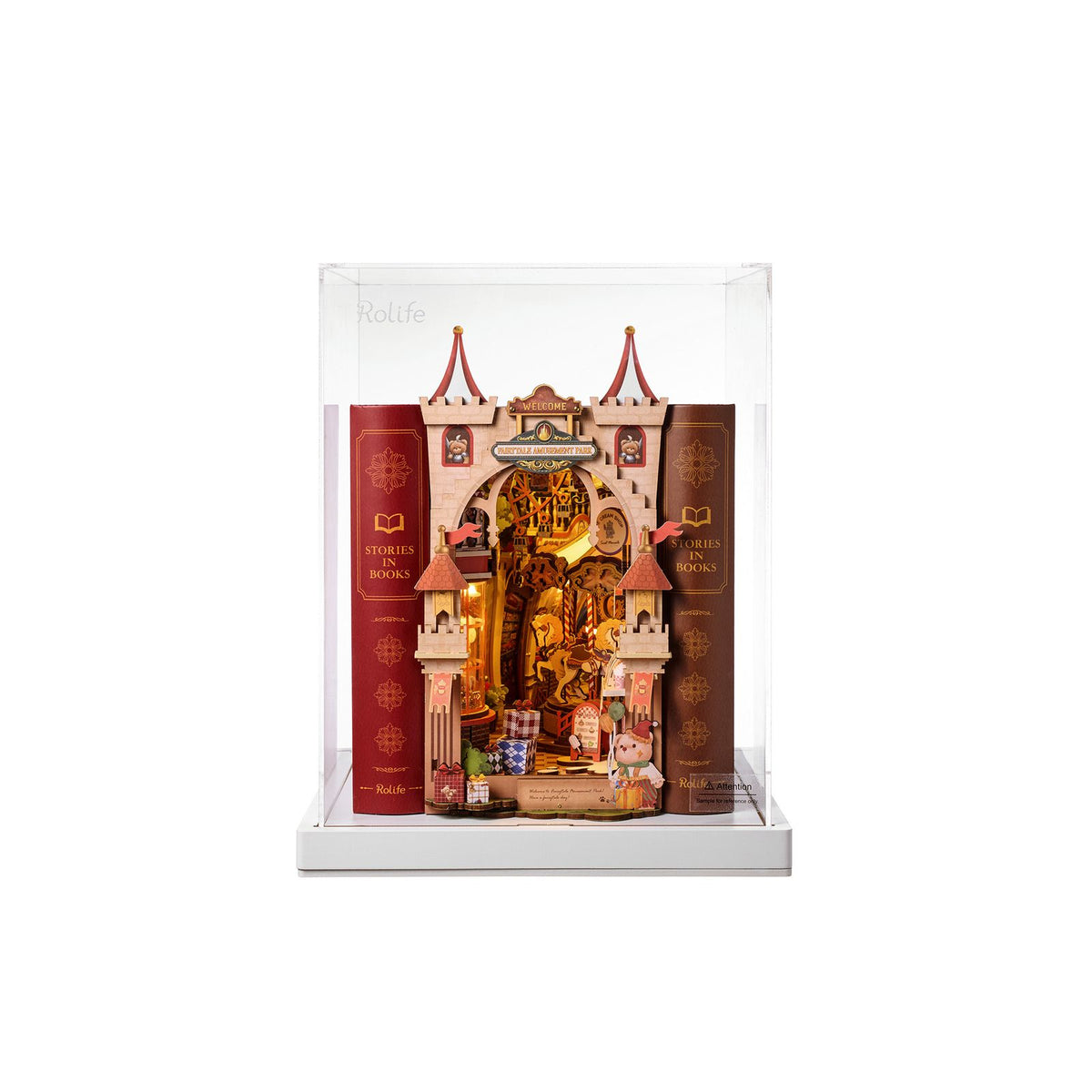 Schloss mit Backsteintürmen und Fahnen, Book Nook Bausatz aus Holz von Rolife