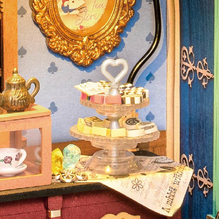 3D-Holzpuzzle Alice's Tea Store von Rolife mit 136 bereits gefärbten Teilen