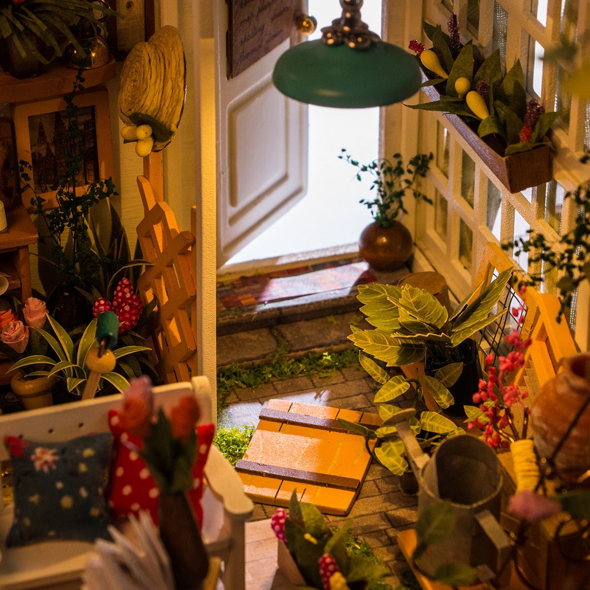 Rolife DIY Miniaturhaus Blumenhaus als Deko-Blickfang auf dem Regal