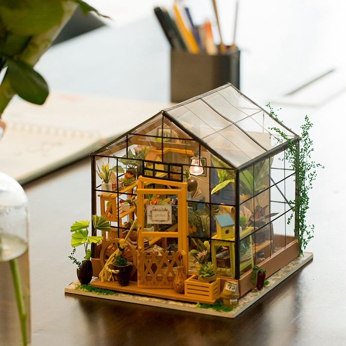 Rolife DIY Miniaturhaus Cathys Blumenhaus DG104-C fertig aufgebaut mit LED-Beleuchtung