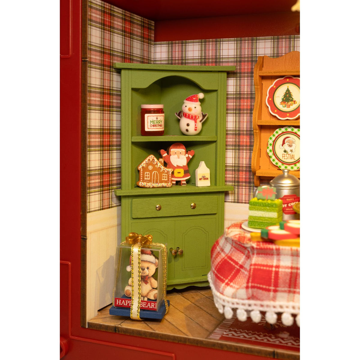 Vorgestanzte Sperrholzteile und Miniaturen des Rolife DIY Miniaturhauses DP005