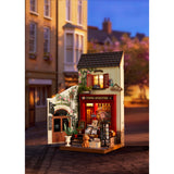 Rolife DG182 Kaffeewagen Miniatur mit Kaffeemaschine und Körbchen voller Kaffeetüten