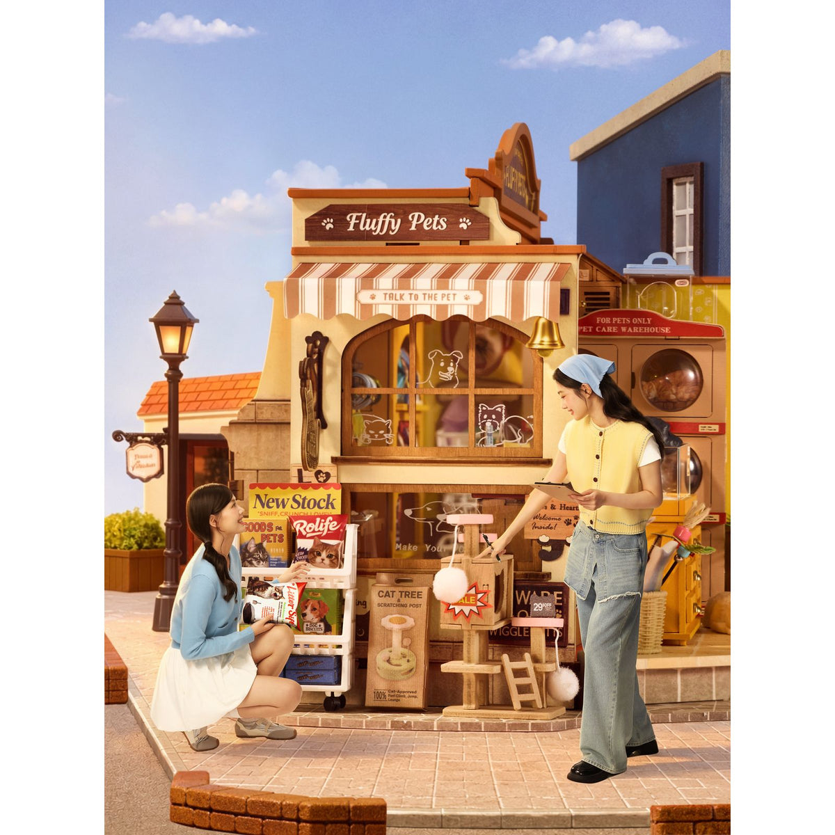 Fertiges Fluffy Friends Hub Miniaturhaus als Deko auf Schreibtisch oder Regal