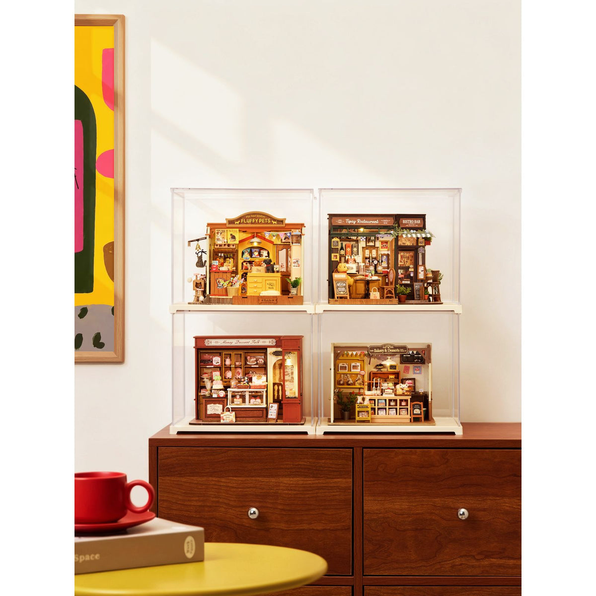Fluffy Friends Hub Miniaturhaus von Rolife mit Vintage-Eingangstür und gläsernen Elementen