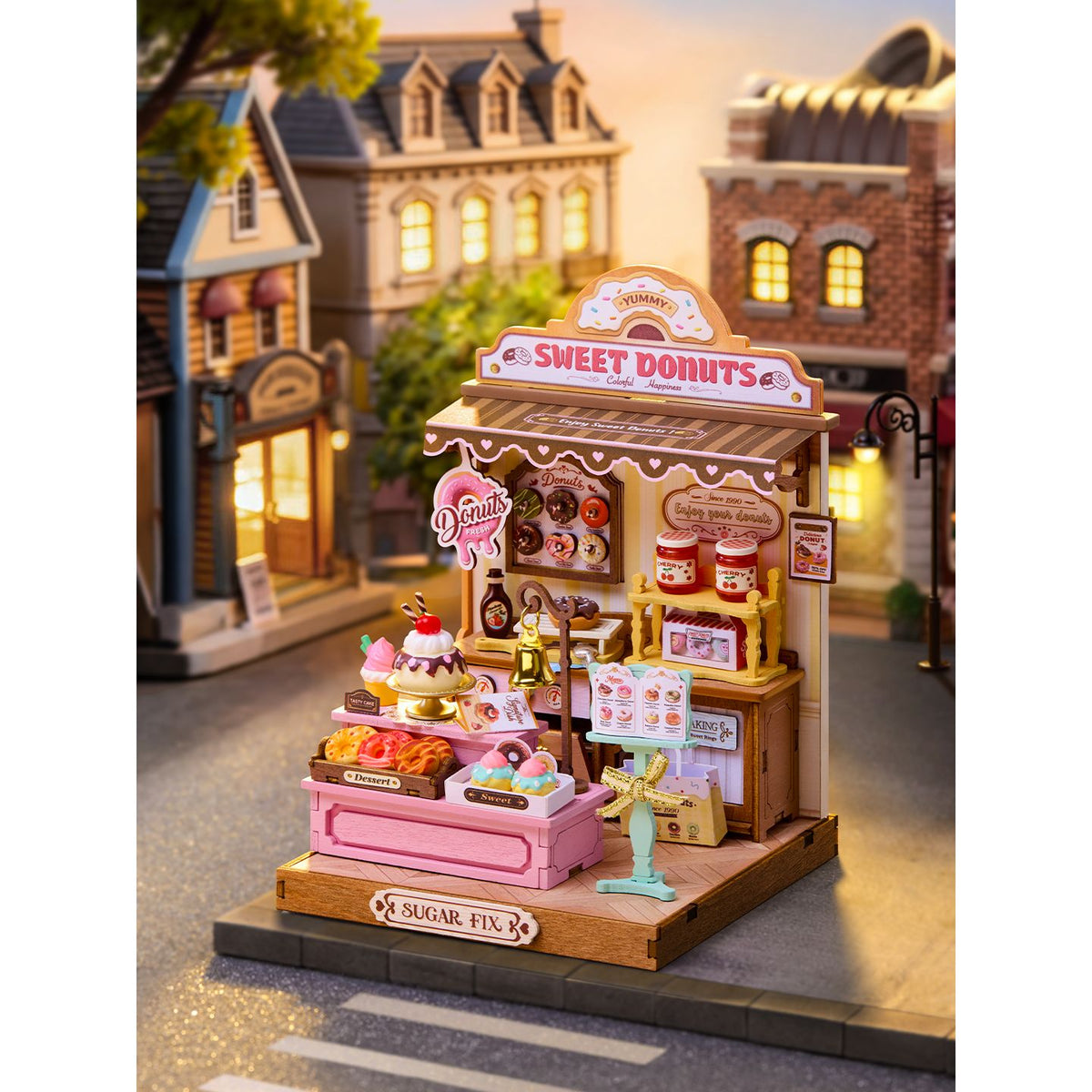 Miniaturhaus Bausatz Sweetie’s Donut Shop mit Donuts und Schokoladentorte
