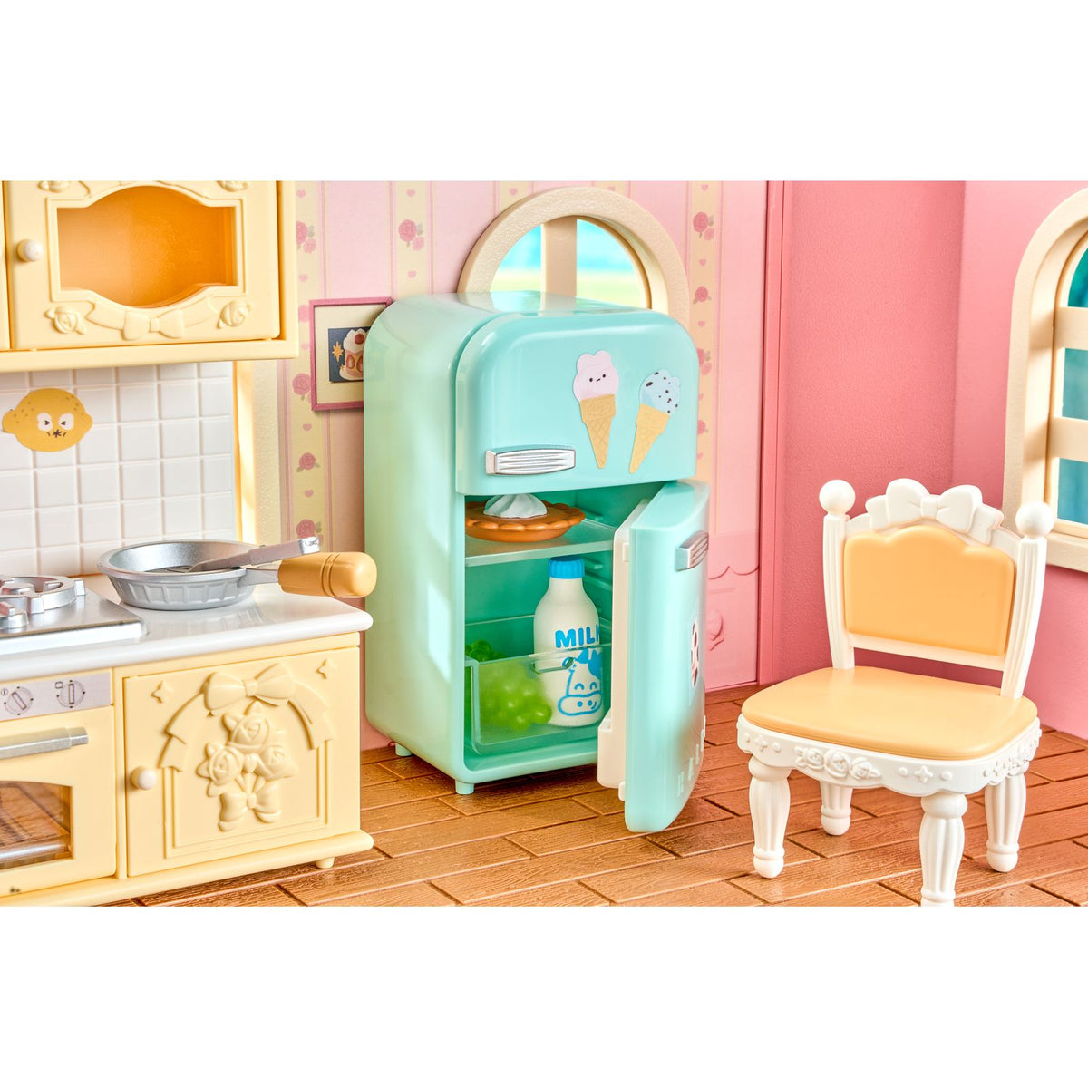 Rolife Miniaturhaus als Deko-Idee für Regal und Schreibtisch