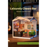 Gläserner Eisbehälter mit Eiszange – Detail der Leisurely Cheers Bar