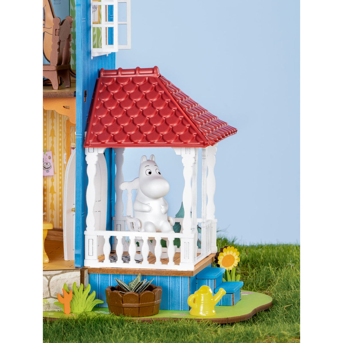 Miniaturhaus mit LED Beleuchtung Moominhouse bei Nacht