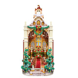 Weihnachtskathedrale Bausatz mit rotem Teppich, Orgel und zwei Weihnachtsbäumen von Rolife