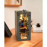 Magic House Book Nook Harry Potter Flair mit Zauberläden und Vitrinen