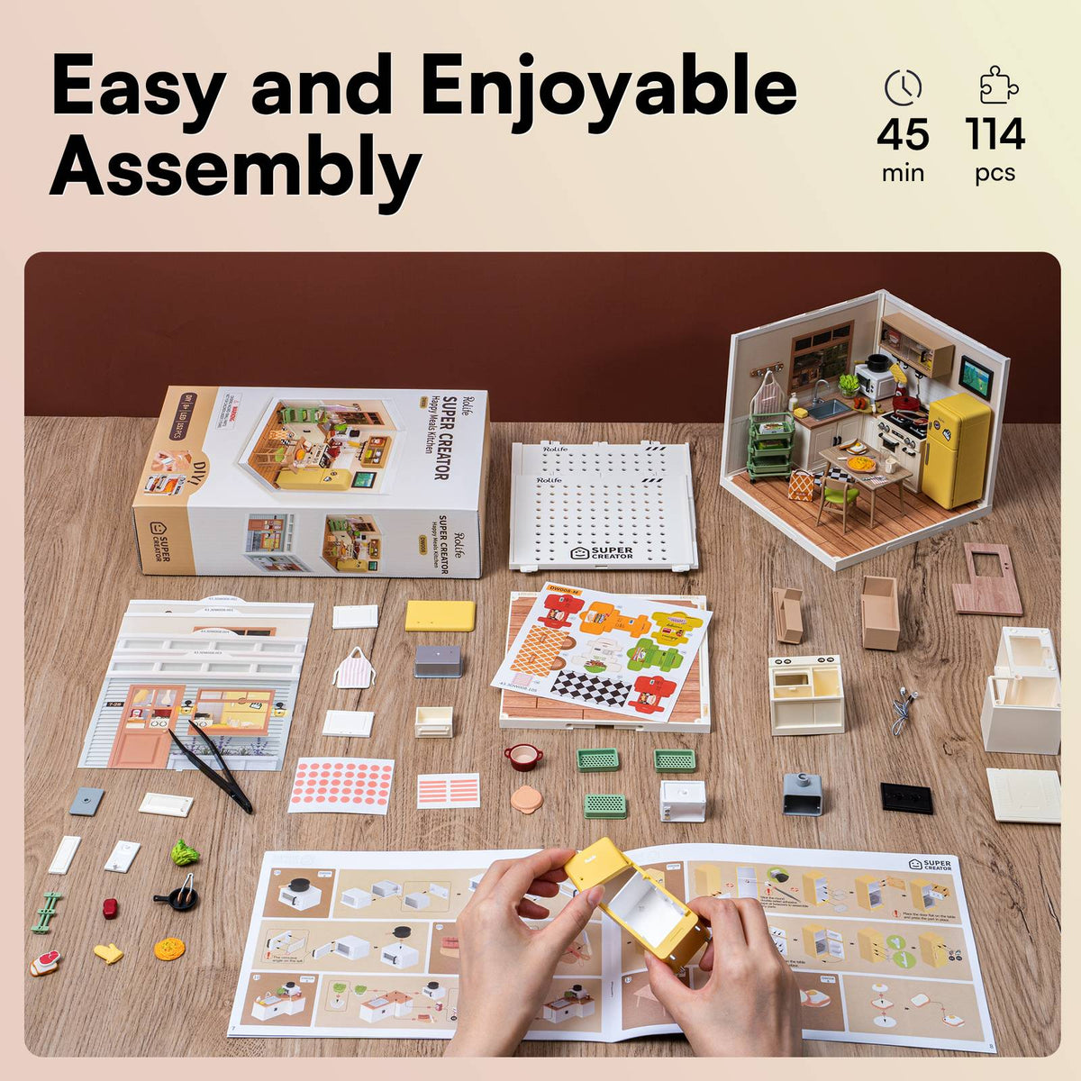 Happy Meals Kitchen Miniaturküche mit Spiegelei, Kartoffelpüree und Brot auf dem Tisch