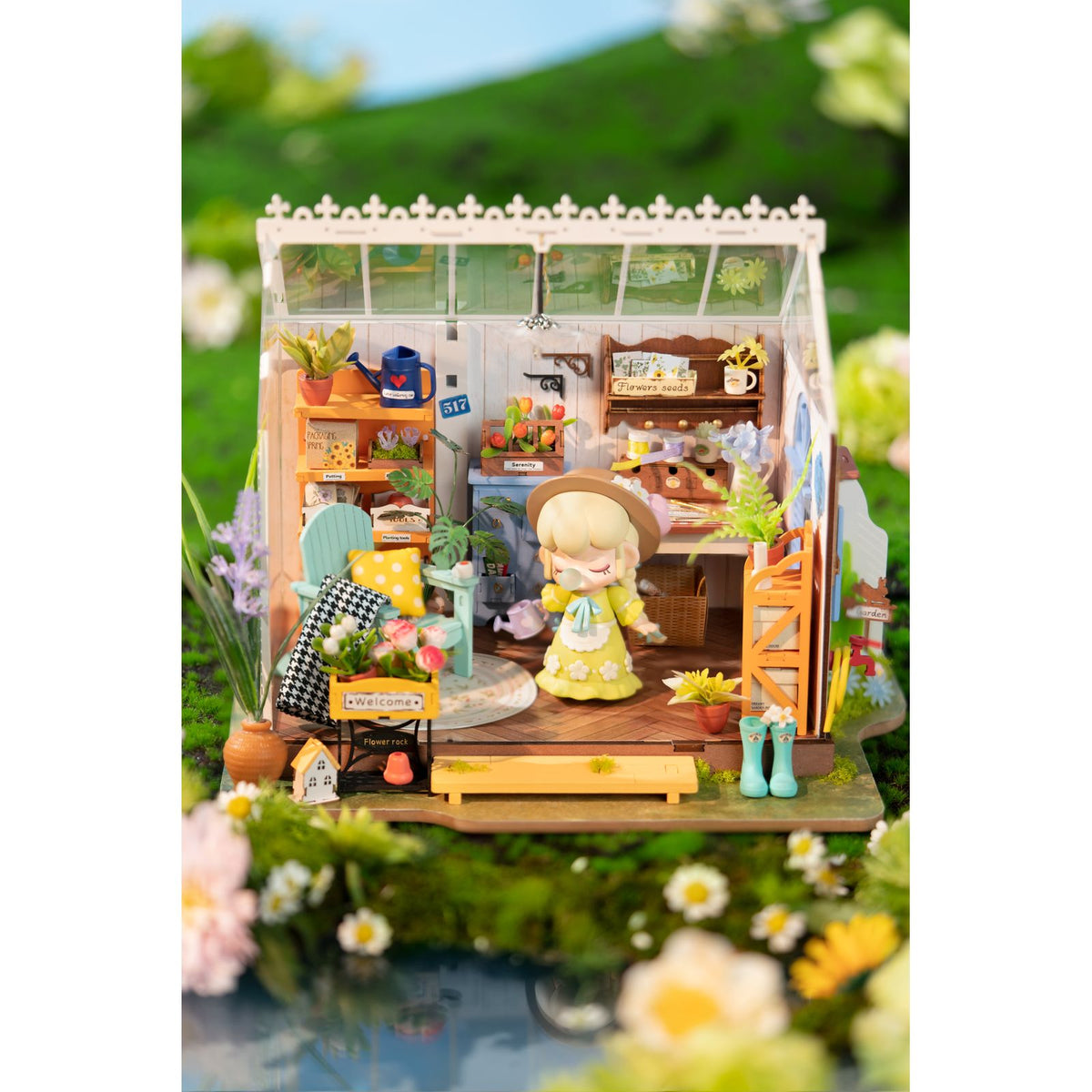 Miniatur Gewächshaus Bausatz mit Sessel und Kaffeetasse im Inneren, Rolife DG163