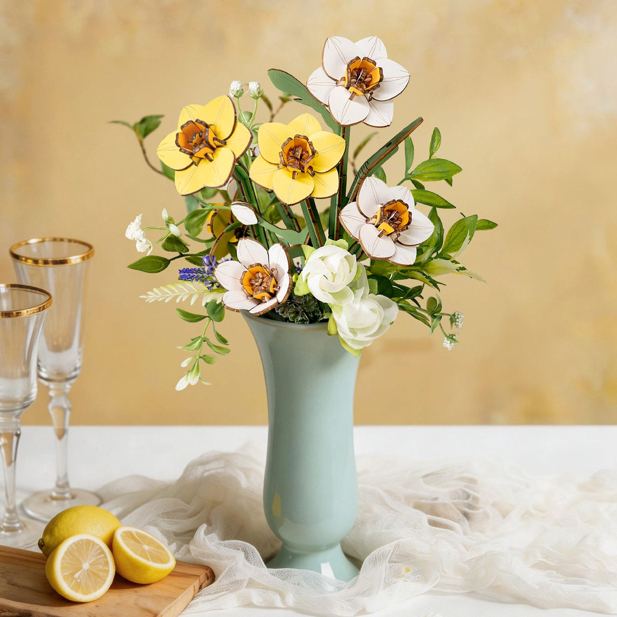 Geschenkbox des Rowood Narcissus mit dem Text A chance encounter between flowers and love