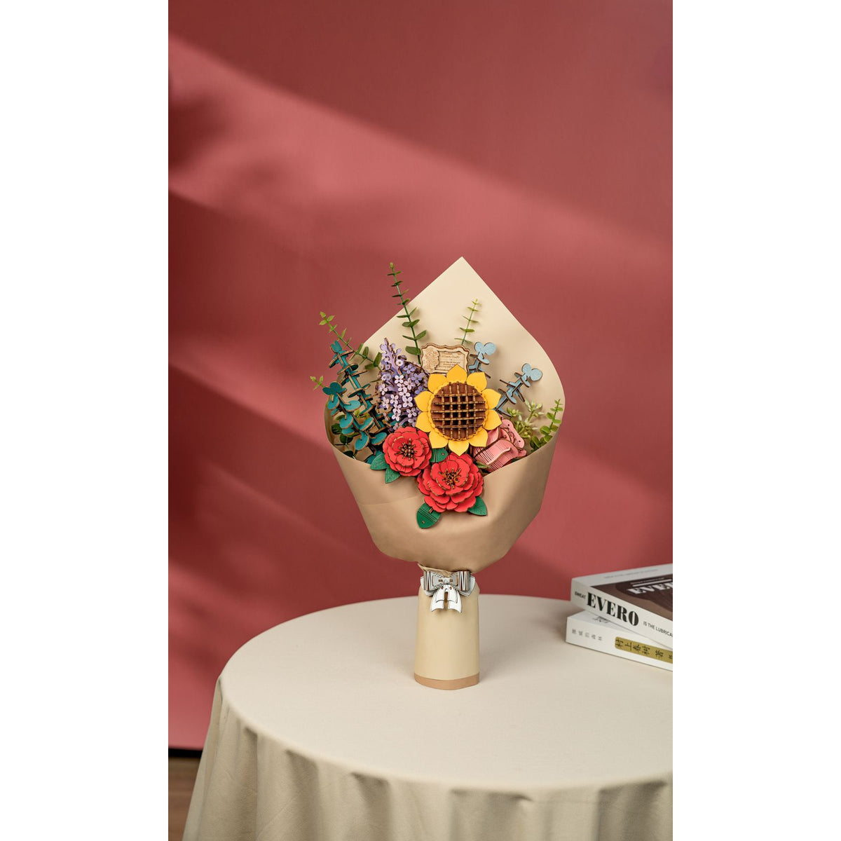 Rowood Holzblumen Bausatz – Sonnenblume aus vorgefärbtem Holz im Detail