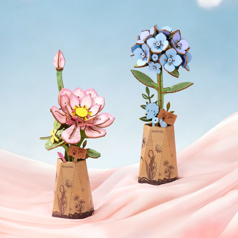Rowood Lotus TW151 mit Karte „For You“ – Holzblumen als persönliches Geschenk